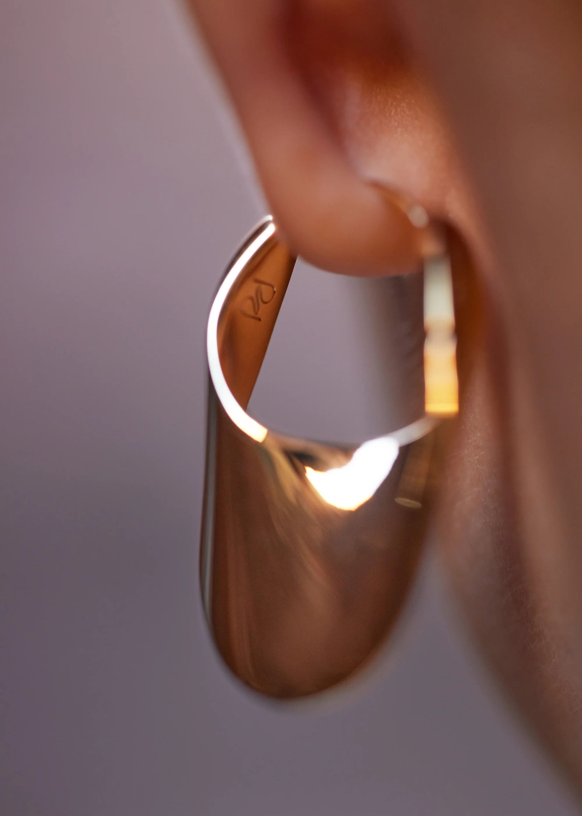 Créoles Slim Éole - Dorée à l’or 24 carats - Image 7
