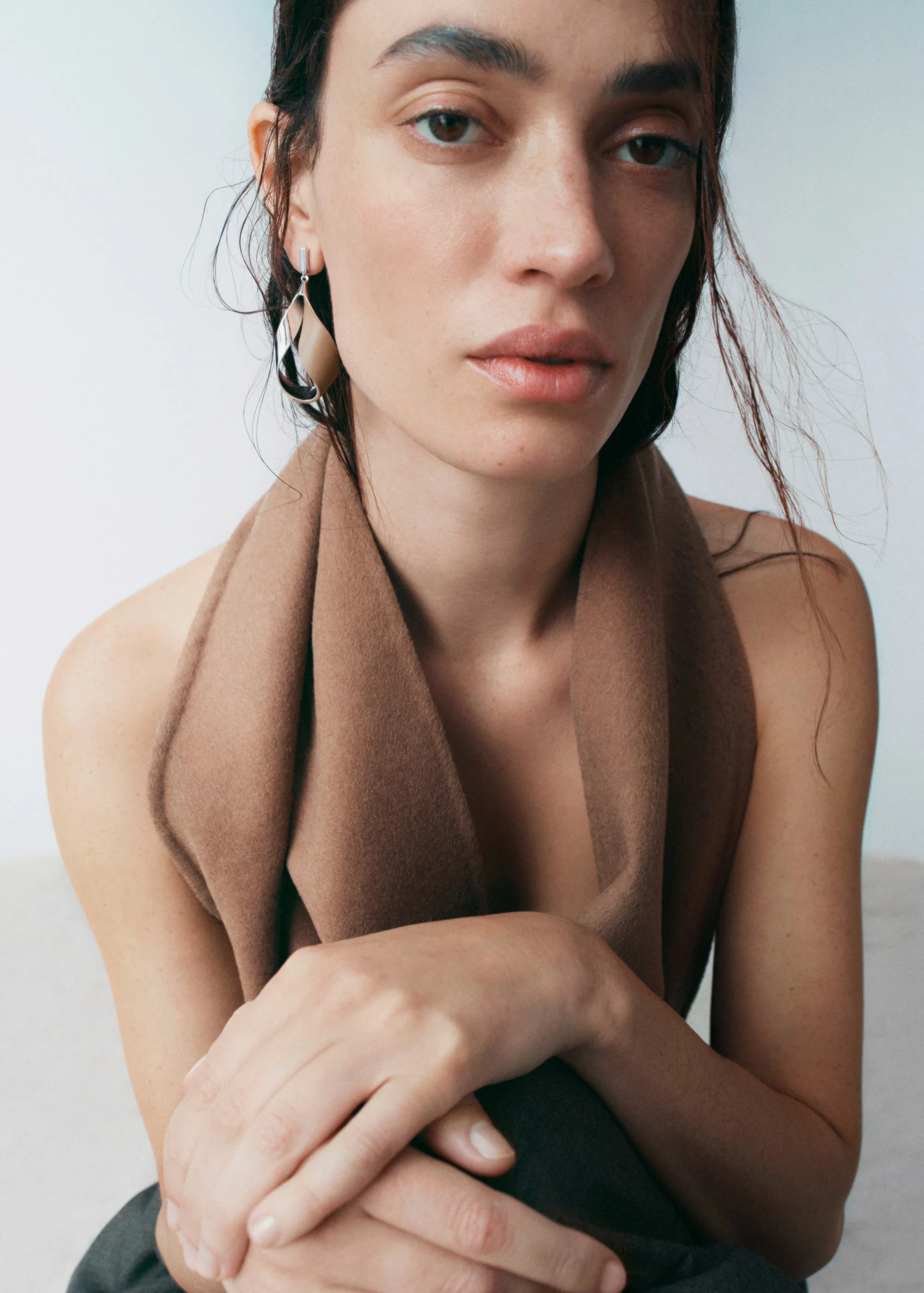 Boucles d’oreilles pendantes Ormé - Argentée Cuir Taupe - Image 4